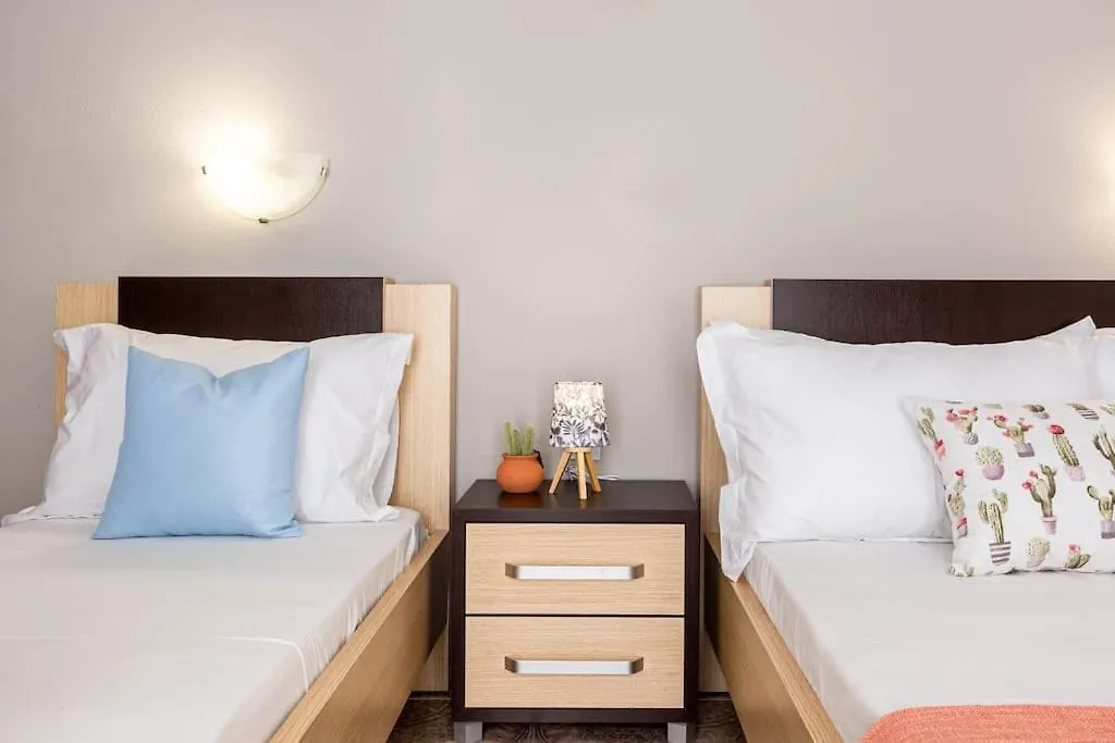 Apartment Potam'Sea Bliss 2 - Beach Front, Parking & Sun Beds Himare