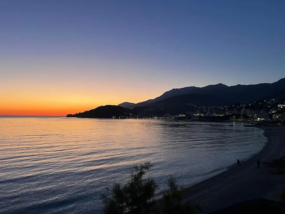 Potam'Sea Bliss 2 - Beach Front, Parking & Sun Beds Himare Apartment
