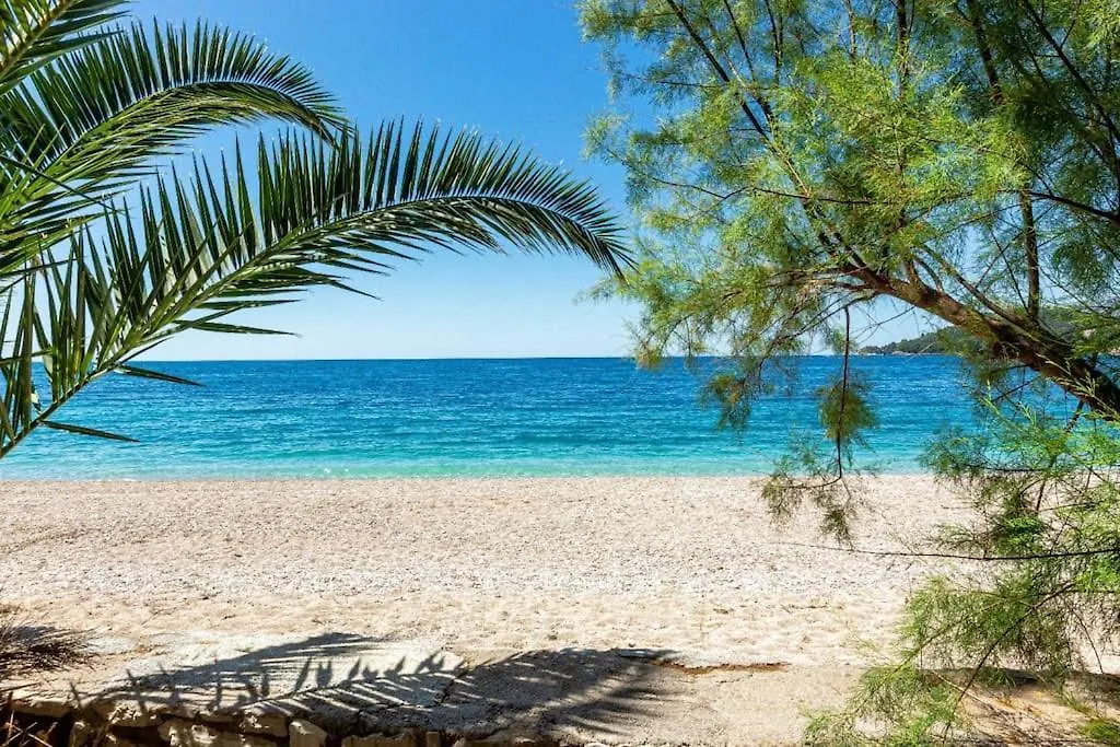 Apartment Potam'Sea Bliss 2 - Beach Front, Parking & Sun Beds Himare Albania